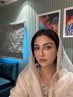 Saumya Tandon Instagram - Ulfat for you!. 
It’s absolutely overwhelming to receive so much love and appreciation for my part in #Dhurandhar. It wasn’t a long screen time, but so many of you told me the character made an impact and that means the world. I genuinely didn’t expect this response.

Credit goes to @adityadharfilms. He had told me I would make a mark, and he wrote the scenes with such clarity and depth. Every character is beautifully etched out, and his vision lets everyone shine. Thank you for making me a part of this cult film.

Working opposite Akshay Khanna was an absolute treat. I’ve always admired him, and I learnt so much on set. I truly feel we make a great pairhoping we get to create that magic again.

@ranveersingh, you are pure gold. You’ve delivered one of your best performances, and I hope this is yet another beautiful beginning for you. Love always.

@ojas_gautam you are so talented , the way you give narration and kept me briefed at your age you have maturity and calmness , can’t believe where you will reach after 5 years. Proud of you. 

@shashwatology, your music was pure magic, can’t imagine the film without that soul-stirring soundtrack.

Thanks for this one @mukeshchhabracc , @ipankajr thanks so much. 

@duttsanjay @actormaddy @rampal72 @saraarjunn @danishpandor @therakeshbedi ,  every one of you was fantastic.

Thanks @smriti.schauhan for dressing me with so much love and perfection. Wearing @shadesofindia 

Fab work congratulations @preetisheel 

Thank you for having me.
#JyotiDeshpande @dhar_lokesh @officialjiostudios @b62studios
