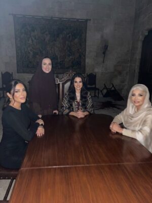 Sawsan Badr Instagram - سميحة و بناتها المنتشرات في المسلسلات لينشرن الخير ، الحب و الطيبه 😌💖 
- سميحة : @sawsanbadrofficial 
- علياء : @injyelmokkaddem 
- مياده : @dorra_zarrouk 
- نرجس : @rihamabdelghafour 
Fanmade by @saritta.sawsan 

#sawsanbadr #سوسن_بدر #الست_موناليزا #درة_زروق #إينجي_المقدم
