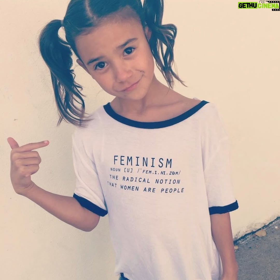 Scarlett Estevez - 332.7K Likes - #2016 last slide is my fav