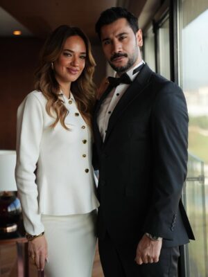 Seda Bakan Instagram - Bir süreliğine First Lady moduna geçtim, ama endişeye gerek yok; en sevdiğim rol hâlâ kendim olmak! 🤍🌹

@ruyagibidizi

Fotoğraf @nikbay_photography