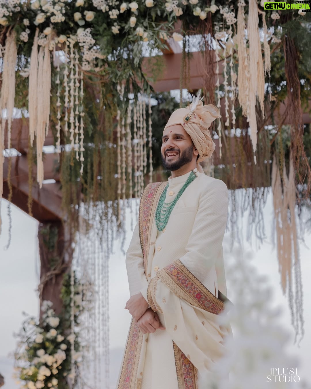 Sejal Kumar - 185.5K Likes - khali khali to bhara-t bhara-t🧿 

Photos by @1plus1studio 
Wedding Planning and Designing @dbspaces
Jewellery @raabtabyrahul