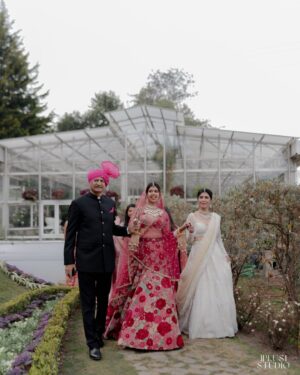 Sejal Kumar Instagram - khali khali to bhara-t bhara-t🧿 

Photos by @1plus1studio 
Wedding Planning and Designing @dbspaces
Jewellery @raabtabyrahul