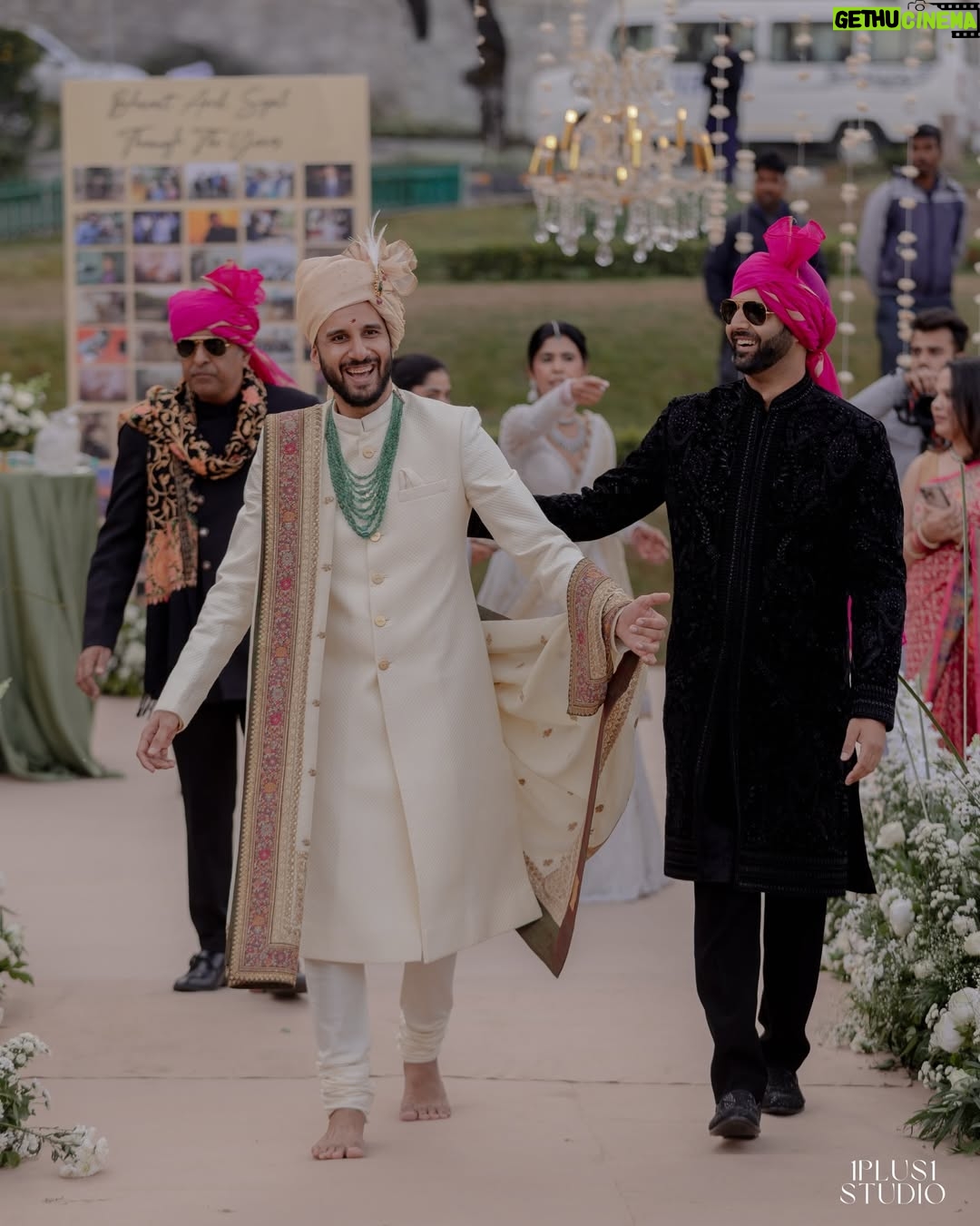 Sejal Kumar - 185.5K Likes - khali khali to bhara-t bhara-t🧿 

Photos by @1plus1studio 
Wedding Planning and Designing @dbspaces
Jewellery @raabtabyrahul
