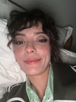 Selin Şekerci Instagram - “Senin fotoğraf galerinde ne fotoğrafların vardır kesin post paylaşsana ya”
Eskiden yeniye, yazdan kışa oynat bakalım.