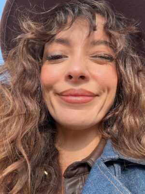 Selin Şekerci Instagram - “Senin fotoğraf galerinde ne fotoğrafların vardır kesin post paylaşsana ya”
Eskiden yeniye, yazdan kışa oynat bakalım.