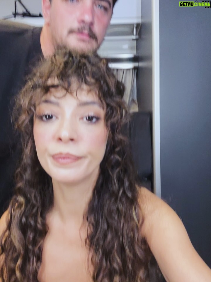 Selin Şekerci - 81.1K Likes - Ben Leman bana kattığın her şey için bin teşekkür. Tüm ekibim, arkadaşlarım çok eksiğim var;  buraya sığmayacak kadar çok an, çok güzel insan…
 İyi ki siz
💜🫂
——————
Candan Ailesi ! buradaki evim olduğunuz için kalbimdeki yeriniz kocaman sizden başka kimseyle oynamak istemezdim konfor alanım güvenli battaniyemsiniz sizi çok seviyorum @gokcegunesdogrusoz 💜
@erhanalpay 💜