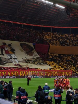 Serenay Aktaş Instagram - Çocukluk aşkımsın... 💛♥️
@ultraslan 🫂
"Kısacası Galatasaray, bir halatı hep birlikte çekenlerin, hep birlikte üzülüp, hep beraber sevinmesini bilenlerin takımıdır.”
Baba Gündüz
