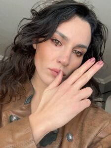 Actress Serenay Akta? HD Photos and Wallpapers March 2026