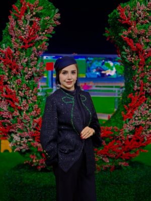 Shabnam Gholikhani Instagram - مسابقه فقط سرعت نیست؛ تمرکز و اعتمادِ دو طرفه است🐎✌️
 #اسب_سواری #شبنم_قلیخانی 
#horseracing #shabnamgholikhani #dubai