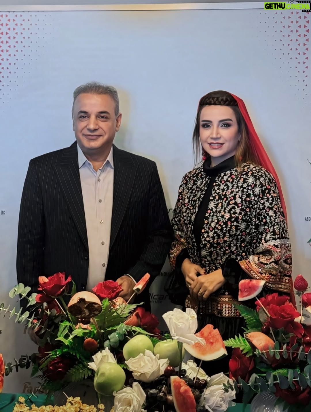 Shabnam Gholikhani - 68K Likes - عکسها چراغ خاطره اند ، و اینگونه در شب یلدا عکسها چراغانی میکنند خاطره ها را💫
#شبنم_قلیخانی #رشیدکاکاوند 
#یلدا 
#shabnamgholikhani #rashidkakavand