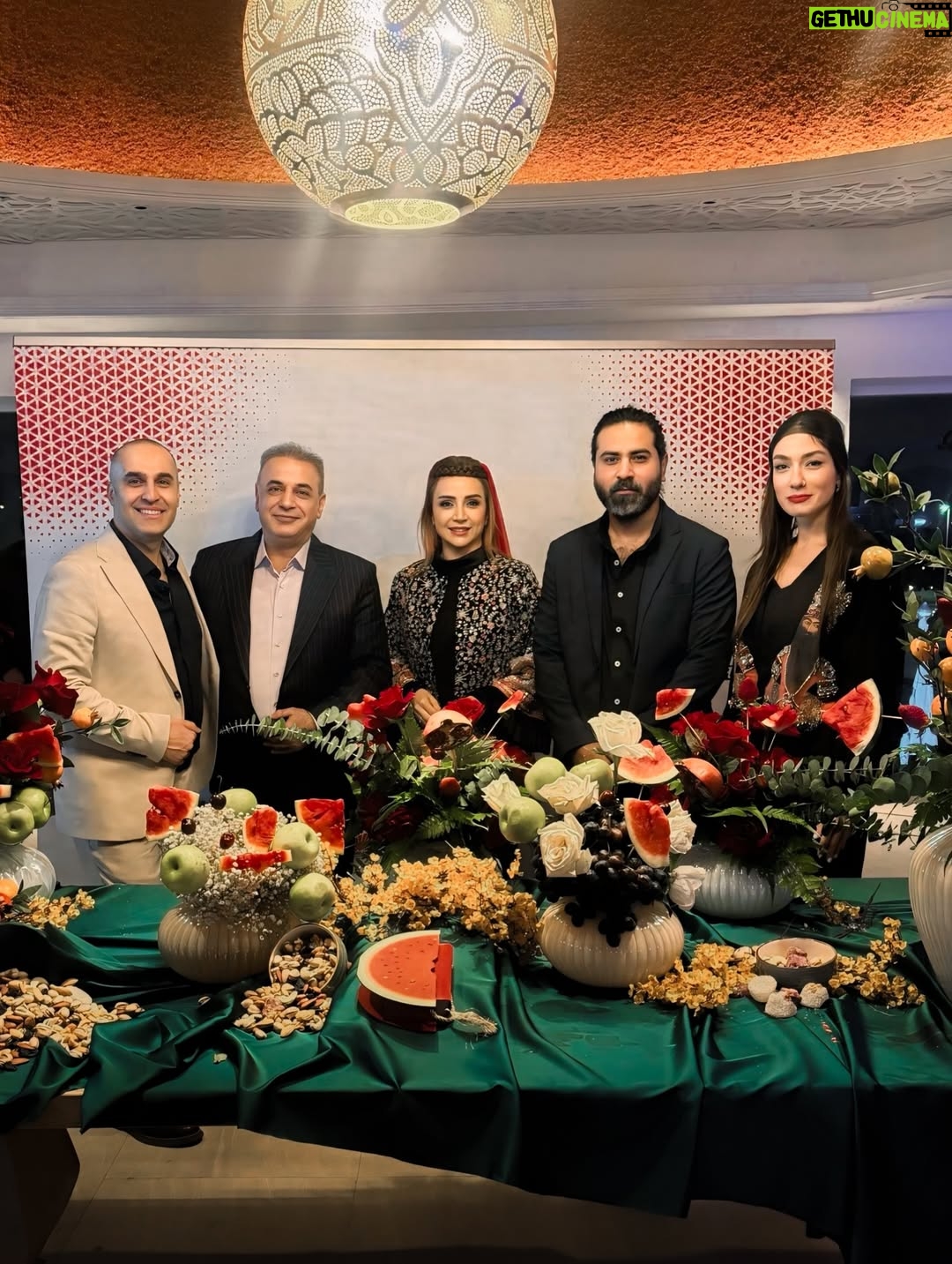 Shabnam Gholikhani - 68K Likes - عکسها چراغ خاطره اند ، و اینگونه در شب یلدا عکسها چراغانی میکنند خاطره ها را💫
#شبنم_قلیخانی #رشیدکاکاوند 
#یلدا 
#shabnamgholikhani #rashidkakavand