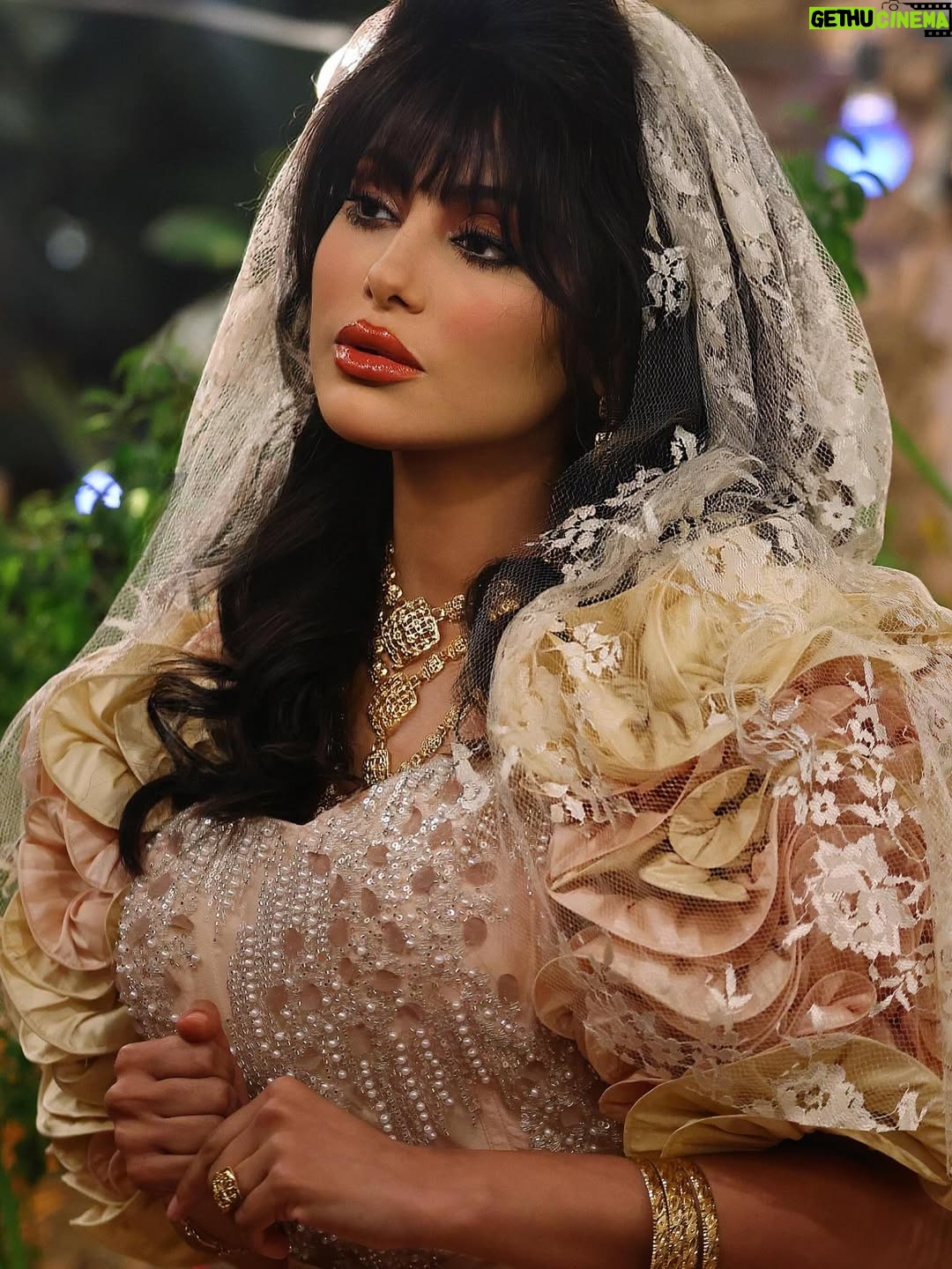 Shaila Sabt - 10.6K Likes - اتمنى انكم حبيتو نجلا .. 
شكرا للمخرج سائد الهواري على ثقته فيني ويارب اعجبكم لي اخر شي 🥰
@saedalhawwari 
شكرا حمود على الصور النارية 
@mq_photoshoot 
وشكرا @talents_production