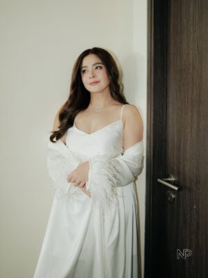 Shaira Diaz Instagram - Every girl dreams of looking and feeling her absolute best on her most special day — and I truly did. 👰🏻‍♀️

Thank you to the whole team for making me the most beautiful bride in my husband’s eyes. I felt immaculate 🤍 grabe kayo. 

Makeup: @joanquiz0n 
Hair: @janamazing 
Photo: @niceprintphoto 
Stylist: @weddingsbycath @cathsobrevega  @angelzamoraa @limchana 
Jewelry: @arnyrossjewelry 
Wedding Bouquet: @gideonhermosa 
Bridal Robe: @evethelabel_ 
Afterparty Gown: @maureenreecacouture 
Bridal Gown: @choijaehoon.official 
Hair: @studiofixbyalexcarbonell 
Nails: @tulua_bfhomes 
Skin: @benchskinexpert 
Glow: @belle_dollsph 
Coordinators: @eventsbymissp