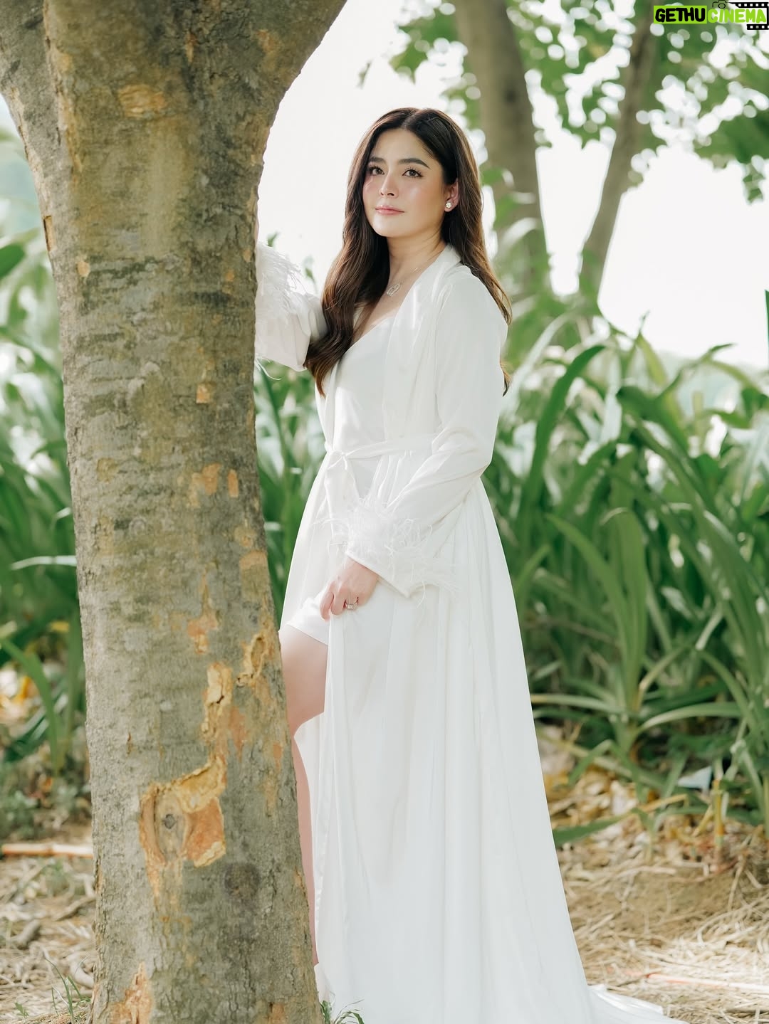 Shaira Diaz - 380.6K Likes - Every girl dreams of looking and feeling her absolute best on her most special day — and I truly did. 👰🏻‍♀️

Thank you to the whole team for making me the most beautiful bride in my husband’s eyes. I felt immaculate 🤍 grabe kayo. 

Makeup: @joanquiz0n 
Hair: @janamazing 
Photo: @niceprintphoto 
Stylist: @weddingsbycath @cathsobrevega  @angelzamoraa @limchana 
Jewelry: @arnyrossjewelry 
Wedding Bouquet: @gideonhermosa 
Bridal Robe: @evethelabel_ 
Afterparty Gown: @maureenreecacouture 
Bridal Gown: @choijaehoon.official 
Hair: @studiofixbyalexcarbonell 
Nails: @tulua_bfhomes 
Skin: @benchskinexpert 
Glow: @belle_dollsph 
Coordinators: @eventsbymissp