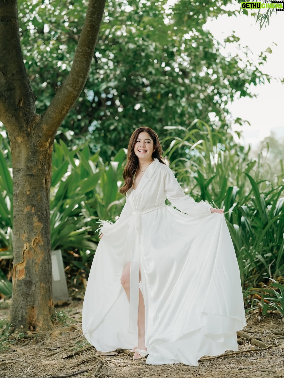 Shaira Diaz - 380.6K Likes - Every girl dreams of looking and feeling her absolute best on her most special day — and I truly did. 👰🏻‍♀️

Thank you to the whole team for making me the most beautiful bride in my husband’s eyes. I felt immaculate 🤍 grabe kayo. 

Makeup: @joanquiz0n 
Hair: @janamazing 
Photo: @niceprintphoto 
Stylist: @weddingsbycath @cathsobrevega  @angelzamoraa @limchana 
Jewelry: @arnyrossjewelry 
Wedding Bouquet: @gideonhermosa 
Bridal Robe: @evethelabel_ 
Afterparty Gown: @maureenreecacouture 
Bridal Gown: @choijaehoon.official 
Hair: @studiofixbyalexcarbonell 
Nails: @tulua_bfhomes 
Skin: @benchskinexpert 
Glow: @belle_dollsph 
Coordinators: @eventsbymissp