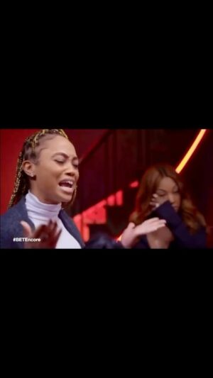 Shamari DeVoe Instagram - Meet me around the piano, I’ll give you vocals. 🎹🎶

#ShamariDeVoe #DeVoeTeD #BETPresentsTheEncore