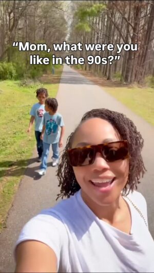 Shamari DeVoe Instagram - “Mom, what were you like in the 90s?” 

 Me: Let me show you. 🥰

#ShamariDeVoe #ShamariFears