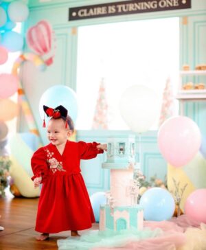 Shandy Aulia Instagram - Goodness of God🤍
Six years ago, you changed my world for the better. 
Now, you’re growing into the awesome little girl. 
Thank you for being such an amazing daughter 
@missclaireherbowo ❤️
