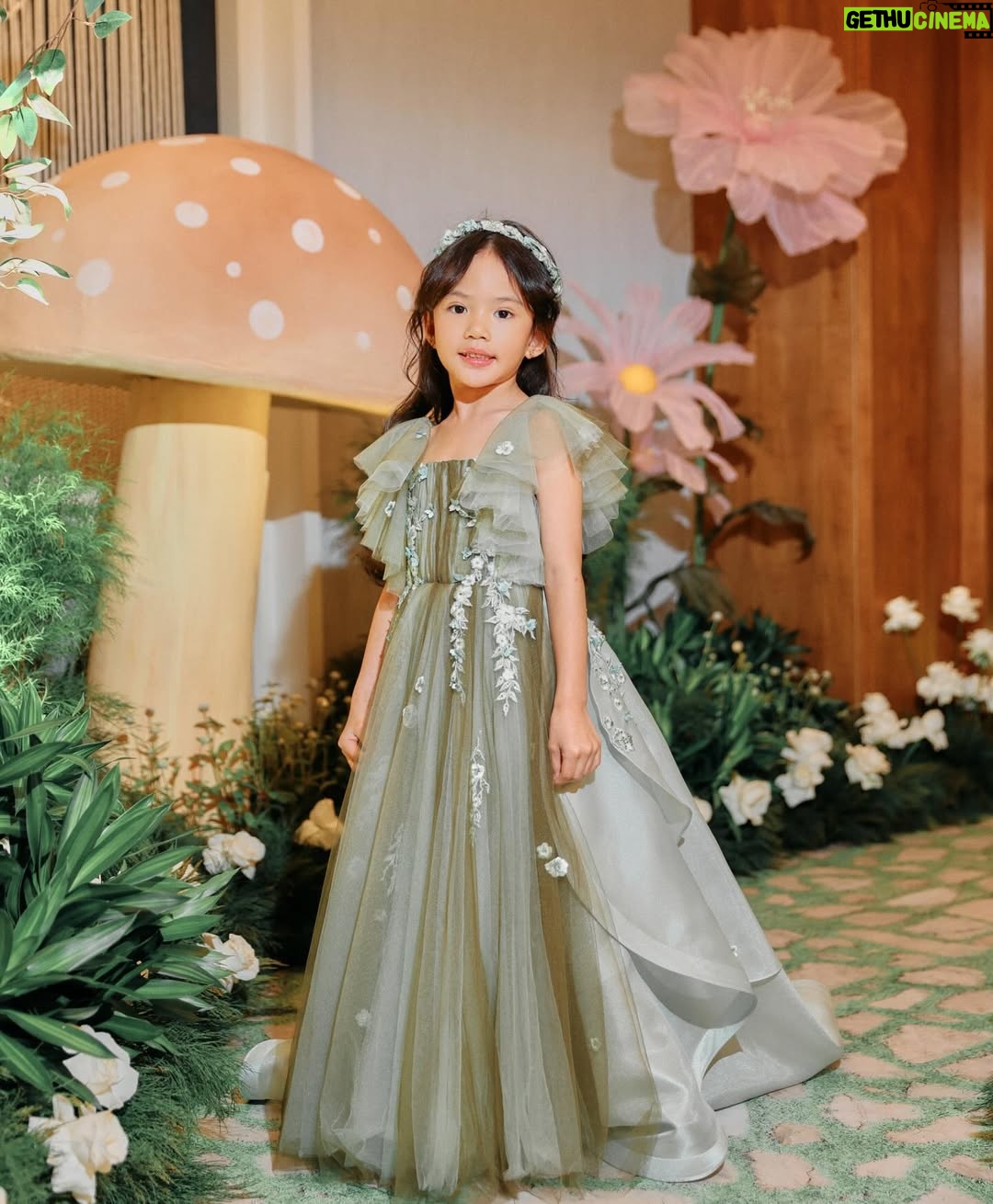 Shandy Aulia - 31.6K Likes - Goodness of God🤍
Six years ago, you changed my world for the better. 
Now, you’re growing into the awesome little girl. 
Thank you for being such an amazing daughter 
@missclaireherbowo ❤️