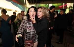 Shania Twain Instagram - I’m feeling inspired by the tenacity we’re seeing in a new generation of incredibly talented artists. It’s a real privilege, as an artist with 30  years under my belt, to get to show my love and support for artists at the start of their own career journey. Congratulations to all the @grammys nominees and winners - never compromise your vision, never stop sharing your art. You make our world a better place. 🫶

📷 Courtesy of @gettyimages / @bfa for @universalmusicgroup