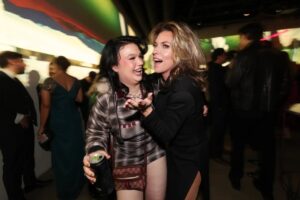 Shania Twain Instagram - I’m feeling inspired by the tenacity we’re seeing in a new generation of incredibly talented artists. It’s a real privilege, as an artist with 30  years under my belt, to get to show my love and support for artists at the start of their own career journey. Congratulations to all the @grammys nominees and winners - never compromise your vision, never stop sharing your art. You make our world a better place. 🫶

📷 Courtesy of @gettyimages / @bfa for @universalmusicgroup