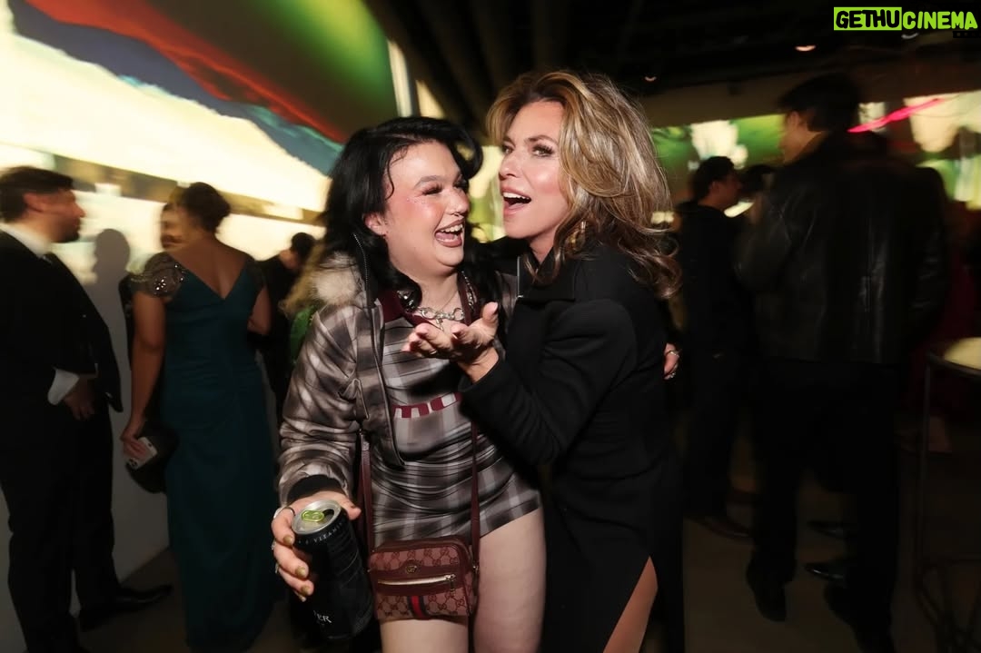Shania Twain - 60K Likes - I’m feeling inspired by the tenacity we’re seeing in a new generation of incredibly talented artists. It’s a real privilege, as an artist with 30  years under my belt, to get to show my love and support for artists at the start of their own career journey. Congratulations to all the @grammys nominees and winners - never compromise your vision, never stop sharing your art. You make our world a better place. 🫶

📷 Courtesy of @gettyimages / @bfa for @universalmusicgroup