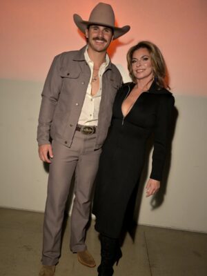 Shania Twain Instagram - I’m feeling inspired by the tenacity we’re seeing in a new generation of incredibly talented artists. It’s a real privilege, as an artist with 30  years under my belt, to get to show my love and support for artists at the start of their own career journey. Congratulations to all the @grammys nominees and winners - never compromise your vision, never stop sharing your art. You make our world a better place. 🫶

📷 Courtesy of @gettyimages / @bfa for @universalmusicgroup
