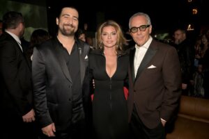 Shania Twain Instagram - I’m feeling inspired by the tenacity we’re seeing in a new generation of incredibly talented artists. It’s a real privilege, as an artist with 30  years under my belt, to get to show my love and support for artists at the start of their own career journey. Congratulations to all the @grammys nominees and winners - never compromise your vision, never stop sharing your art. You make our world a better place. 🫶

📷 Courtesy of @gettyimages / @bfa for @universalmusicgroup