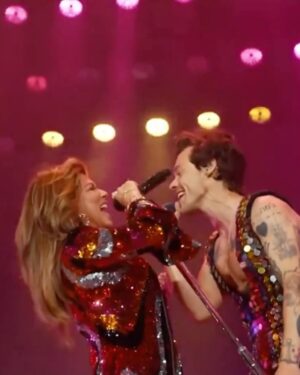 Shania Twain Instagram - Let’s go London! 😘 All I’ve got is good memories of summer in the UK. From Party In The Park in the 90s to more recent adventures at Glastonbury and BST Hyde Park. For as long as I can remember I’ve had major UK specific items on my bucket list and I’m ticking them off one by one... can’t believe at 60, I tick a REALLY big one off - Playing Wembley Stadium! And with someone I love and admire so much, @harrystyles. Londoners sign me up for Wimbledon viewing, Pimms o clock, horse riding, sunny days and long summer evenings with friends. Cheers 🍻