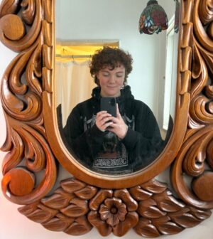Shannon Purser Instagram - We wrapped my short film Sisters last week and I could not be more grateful to each and every member of our cast and crew for making my directorial debut so fulfilling, exciting, seamless, and FUN. 

The script was something I wrote on a whim several years ago. I never forgot about it, but didn’t think I’d have the support to make it. The first hurdle was believing in myself enough to share it, but I did and I’m so glad it was with my friend and hero @chelseastardust, who immediately championed and believed in me and the story. I said “Is it crazy if I wanna direct it?” and she said “no???” What a powerhouse. She works harder than basically anyone I’ve ever met. The movie could not exist without her. 

Things really fell into place when the amazing @mkbecker joined as our DP. This movie looks so beautiful already because of her. Her expertise and steady, grounded kindness were such a gift.

I’ve spent a good amount of time on set as an actor but I’ve never appreciated the dance of filmmaking and the impact of every single department like I did making this movie. Torrential rain and time crunches were no match for us! I’m so proud. I can’t wait to piece this movie together and share it with you all and celebrate everyone who made it. I could write essays about everyone involved, but I’m gonna shut up now🤍🎬