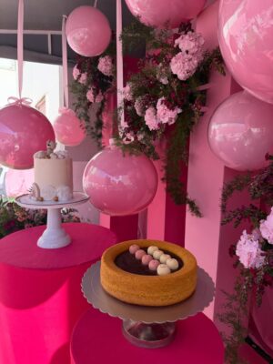 Sharam Diniz Instagram - Obrigada
 @deslumbre.oficial x @deslumbre.kids 🎀
A viver um sonho, muito lindo. 💖🌸

#ShaniyaBabyShower 🧸
