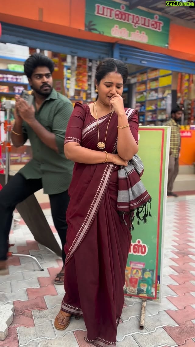 Sharanya Turadi - 82.4K Likes - Poi epdi solrathu? 🤔💭😂

Wearing @ashas_womens_collection 
Blouse by @studio_sushma 

#pandianstores