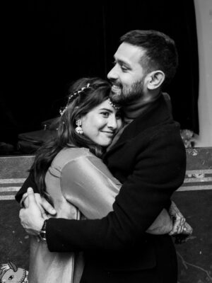 Sheetal Thakur Instagram - What a privilege it is to Love & be Loved♥️
Four years of being your bride 👰 I’ll do it all over again in a heartbeat. Happy 4 to us ♥️🫶🏻✨ @vikrantmassey