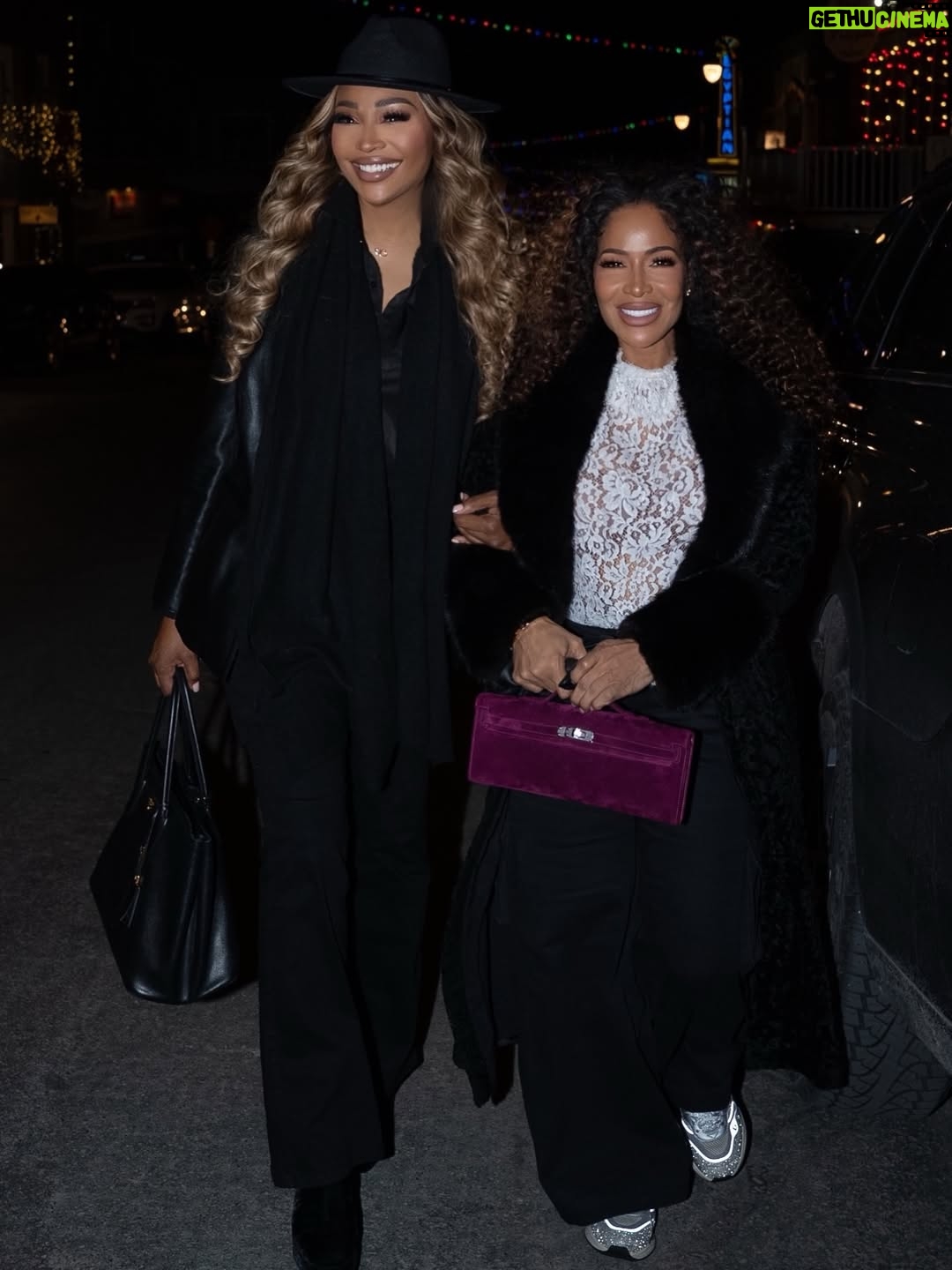 Shereé Whitfield - 58.8K Likes - Who gone check us boo?❤️
@shereewhitfield 
@cynthiabailey 

Thank you @lisabarlow14 for your kindness and wonderful hospitality!😘

📸: @corbinballard