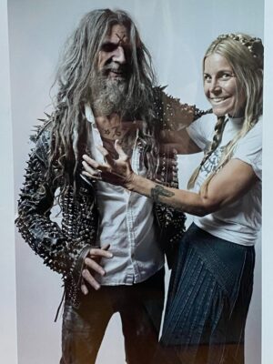 Sheri Moon Zombie Instagram - Monday vibes...🖤🎶💀 Photo credit @justinborucki