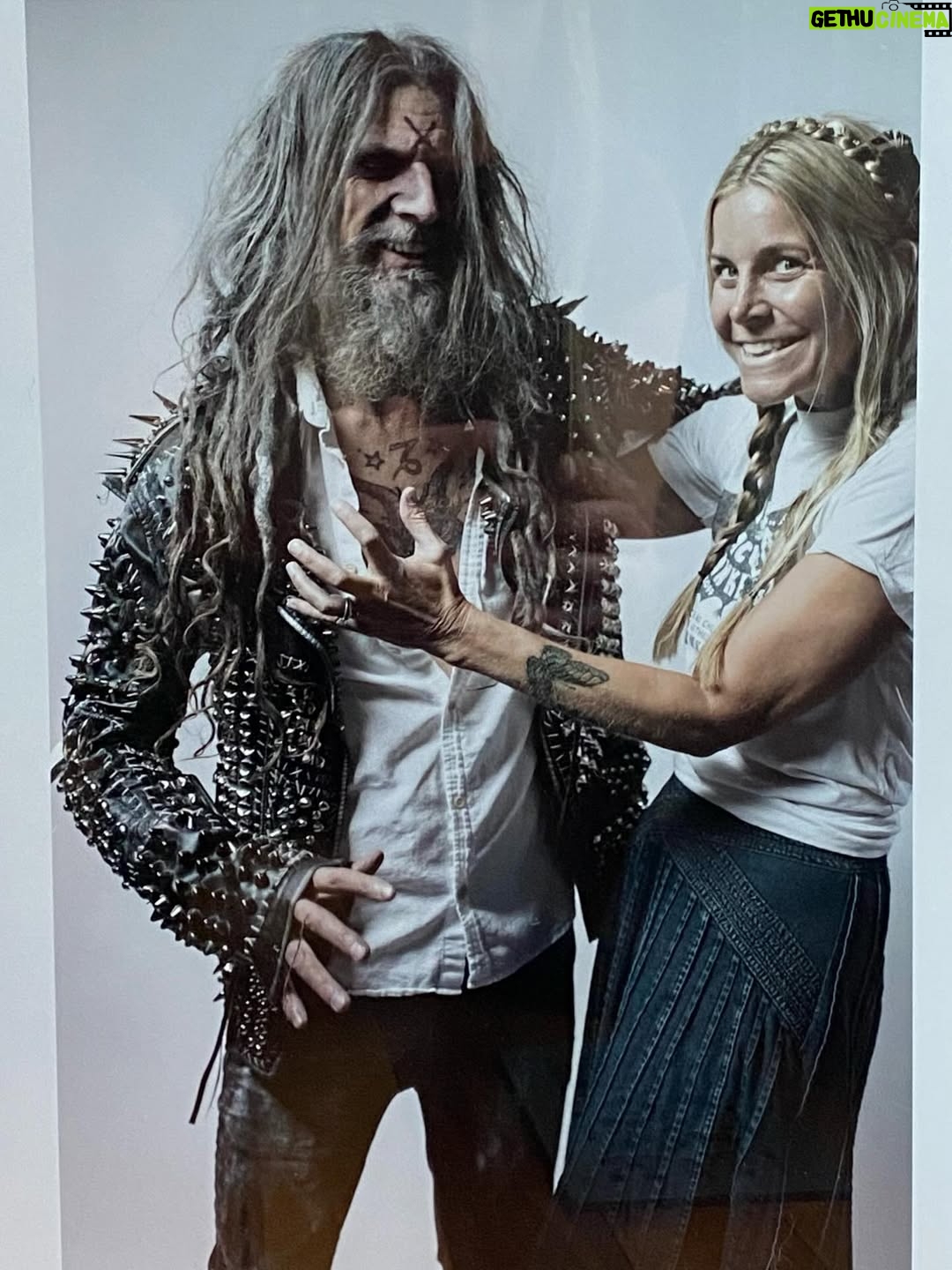 Sheri Moon Zombie - 29.8K Likes - Monday vibes...🖤🎶💀 Photo credit @justinborucki