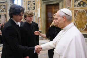 Sheryl Crow Instagram - My boys and I had the honor of meeting Pope Leo while I was performing at the Vatican Christmas Concert in December.
We continue to be inspired by his commitment to lifting up the poor and the immigrant as Jesus taught. We thanked him and his response was, “we must all work together.” So true. 💙✝️