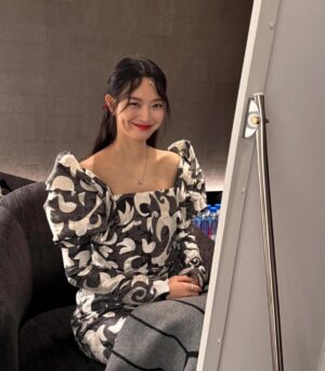 Shin Min-a Instagram - Louis vuitton visionary journeys, Seoul 
@louisvuitton 🖤