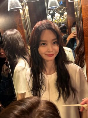 Shin Min-a Instagram - 👑 #TheRemarriedEmpress @disneypluskr #재혼황후