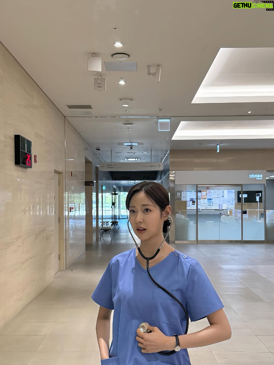 Shin Seul-ki - 338.1K Likes - 굿바이 윤진경👩‍⚕️🙋‍♀️👋🩵
#우주메리미 
진경이로 함께할 수 있어 행복했고 감사했습니다
그동안 우주메리미 사랑해주신 분들께 무한한 감사를 드립니다 🥰