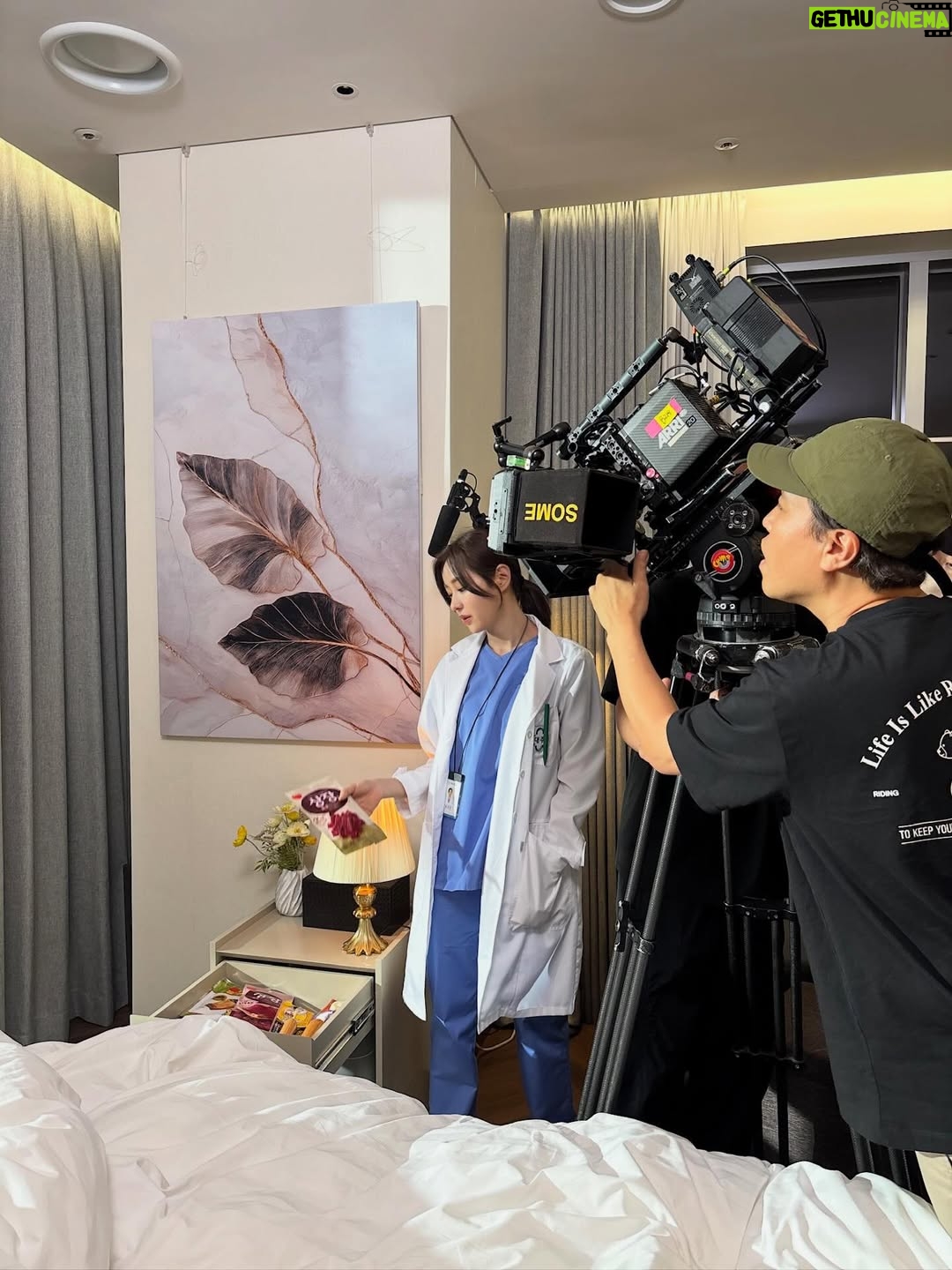 Shin Seul-ki - 338.1K Likes - 굿바이 윤진경👩‍⚕️🙋‍♀️👋🩵
#우주메리미 
진경이로 함께할 수 있어 행복했고 감사했습니다
그동안 우주메리미 사랑해주신 분들께 무한한 감사를 드립니다 🥰
