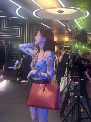 Shin Su-hyun Instagram - 나 초능력 있어 !! @netflixkr