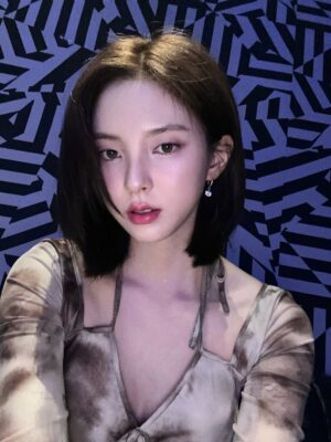 Shin Su-hyun Instagram - 나 초능력 있어 !! @netflixkr