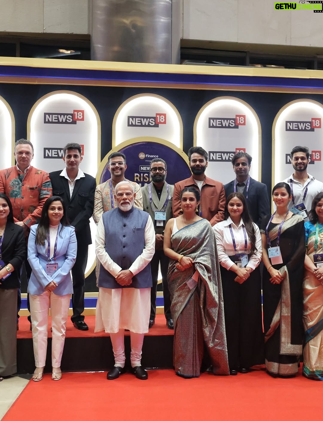 Shirin Sewani - 59.1K Likes - When your mom prays for you, your father believes in you, and your man stands by you, it is possible to stand next to the Prime Minister. 

Thank you @creator18 for this honourable moment.