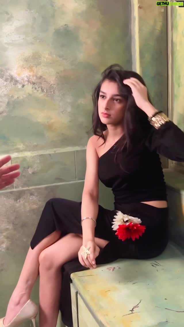 Shivika Rishi - 28.7K Likes - Am talking to 🫵🌹

#maría #trendingreels #viralreeĺs #instaviralreels #viraltrend