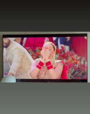 Shivika Rishi Instagram - Pouring the character Arya #fourmoreshotsplease #fourmoreshotspleaseonprime onto your feed #newwork 

#sundaypost #instagram
