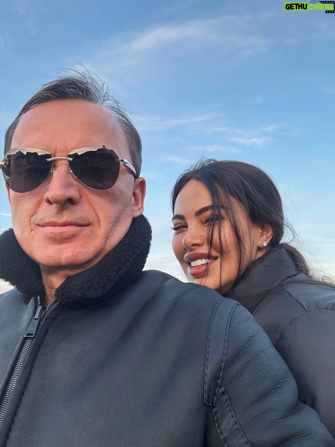 Shorena Begashvili - 122.7K Likes - I said YES! 💍 4წელი ერთად😍საოცარი თავგადასავლებით სავსე🥰მსოფლიოს ულამაზესი ადგილები მოვინახულეთ და ხელი სახლში დივანზე მთხოვა😂❤️