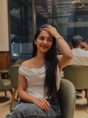 Shravnitha Srikanth Instagram - Smiling, Strong and Independent.
Grateful for all the wonderful women who continue to inspire us every single day…

Happy Women’s Day everyone❤️

#smile #womensupportwomen #women #strong #womensday #happy #selflove❤️ #love #white