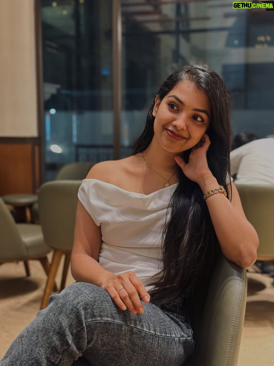 Shravnitha Srikanth - 17.2K Likes - Smiling, Strong and Independent.
Grateful for all the wonderful women who continue to inspire us every single day…

Happy Women’s Day everyone❤️

#smile #womensupportwomen #women #strong #womensday #happy #selflove❤️ #love #white