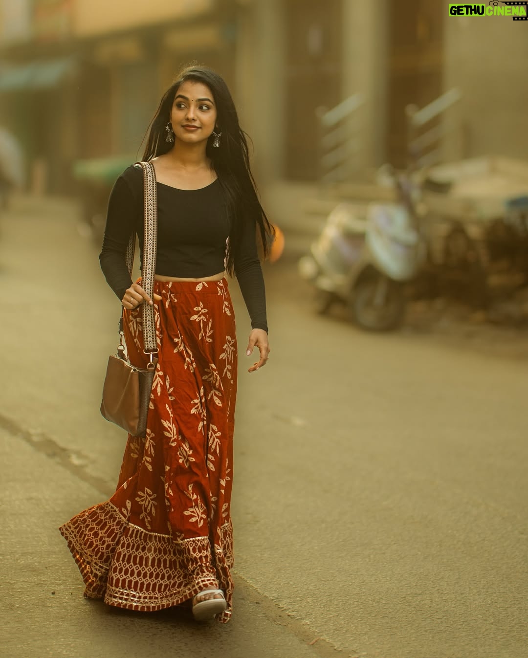 Shravnitha Srikanth - 17.7K Likes - Living the “Maanpuru Mangai” moment…

@its_surean 

#shoot #photoshoot #street #casual #potrait #potraiture